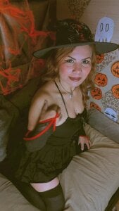 Corina_Taylor_ Halloween👻 Pic 2