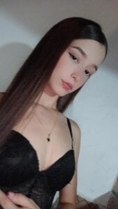 ElyraBloom Public Pic 2