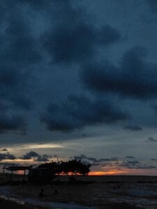 Beach vacation! 🌅 od Mariana_velezz  3 snímek