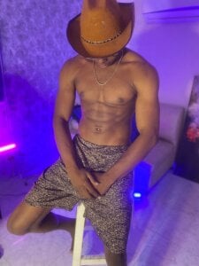 mike_aly YOUR FAVORITE COWBOY Pic 3