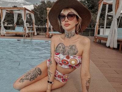 AuroraKeepFuck life Pic 3