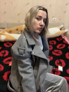 MaryBennetts sexy lowering my jacket Pic 2