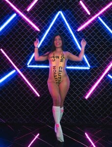 I want to feel your body against mine. de miss__allison  4 Imagens