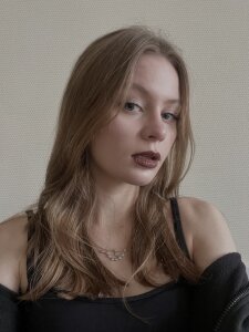 Horny-Maya Public Pic 4