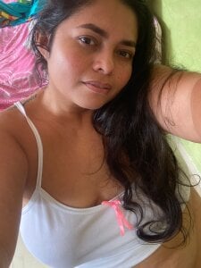 yulieth_bbw Make me lose control… if you dare. Pic