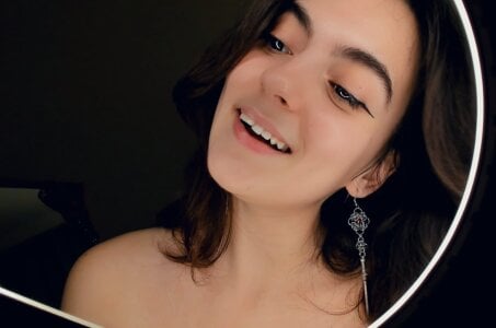 DracosMoon am I pretty? Pic