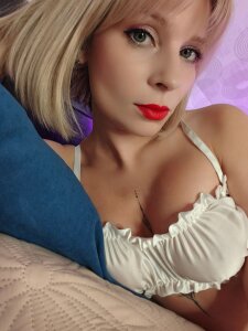 Thalina_Flame Public Pic 5