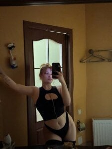 Clumsy_Nana I'm waiting for a like on these hot photos Foto 6