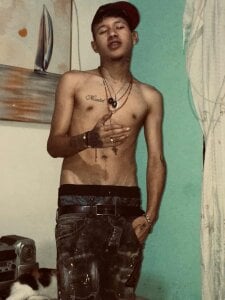 jaden_wolf Between desire and danger. Pic 2