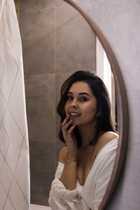 NymphOfLove Love round mirrors Pic 3