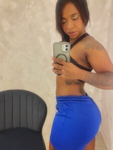 Pauline_Fox When the mirror gives away🔥😈 Pic 2