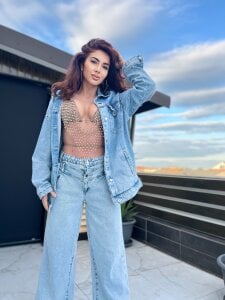 VioletVIP Sexy Jeans Outdoor Fantasy: Big Boobs & Toned Abs, Fit Body Worship, New Model Free Gallery Kuva 9