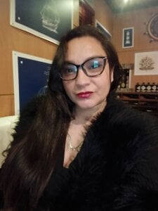 SiennaBloomhot Your new weakness is here.🔥 slika 2