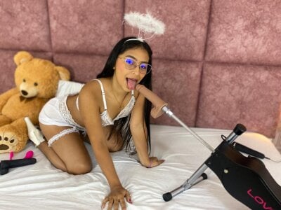 AmyStar1 sorprise! What would you do with this little angel? 🥺 Pic 3