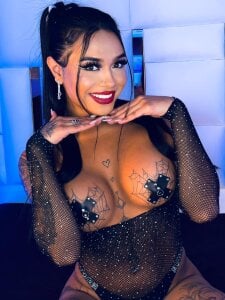 tinaqueen_noa I’m here to turn curiosity into obsession 😈 Bilde 2