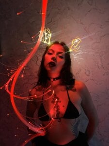 KikiVelvet LOST DEER Pic 2