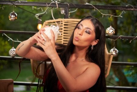 EmylyTaylor_FG Happy December 🎆🎇🎉🎅🥳 Pic 8