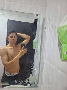 You should always be happy. de NewYoungHot  3 photos