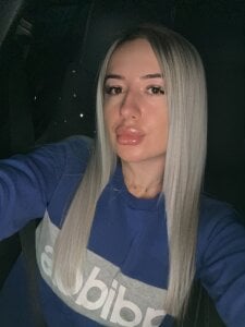 Julianna68 Public Pic 8