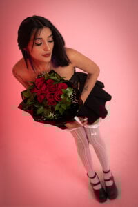 _salomeemill a little sexy because shy Foto 3