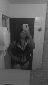 sexy18iris Public Pic 8