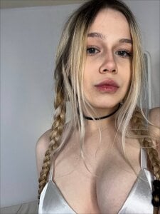 Love_audirs6 white lady Pic 2