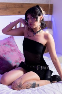 Moonanggel 🌙 Sweet girl, wild thoughts Pic 2