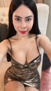 Hot-Aryana Public зображення