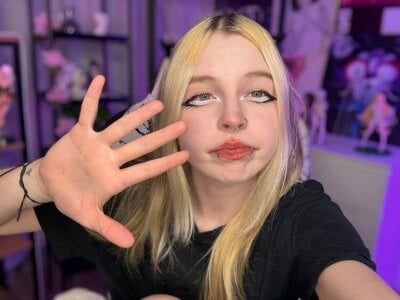 ElvenQueen Public  2টি ছবি