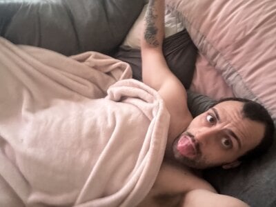 Thickerthanasnicker007 Me being me lol Pic 9