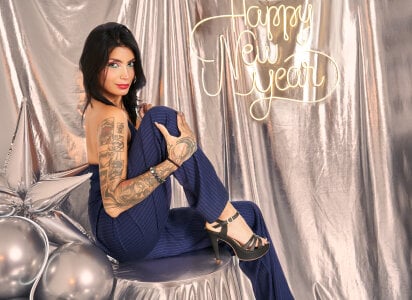 DeuxGold Body to Body at Midnight 🌙🤎 Foto 2