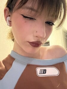 BeeutyLady53 Public Pic 3