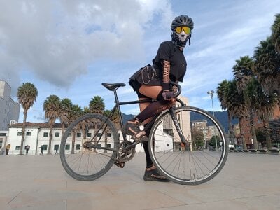 LeelooNyx Ride whit me Foto 2