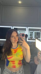 ChelseaBaker me for you slika 2