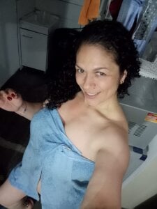 Aliciia_cute1 leaving the bathroom bigass bigboobs Pic 3
