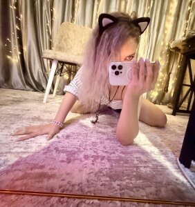 Emilia_Secrets Public Bilde 5