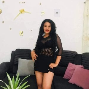 JADEELOVEE: Public ( фото)