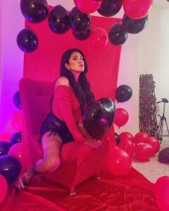 Velvet Temptation de MihaCarther  2 photos