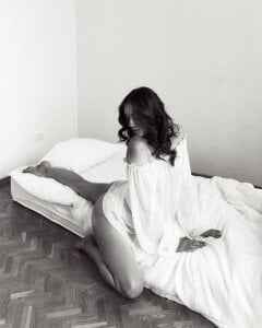 Agnes_Wells gentle photoset Pic 3