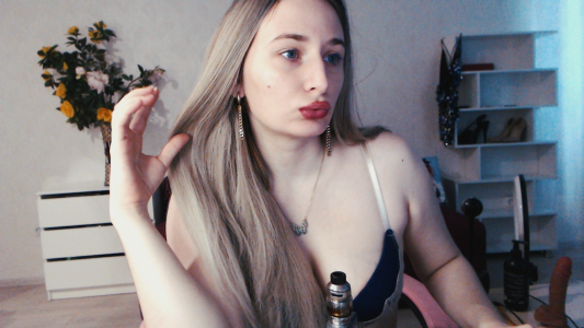 AliceGlorious My room Pic 2