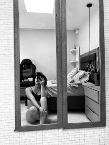 LESLYSIMPSON's XXX Nude Photo 5