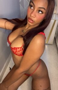 Zdjęcia Sofia_Stanley Red is better on me 💘:  3