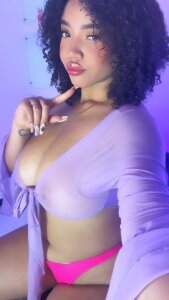 MalaikaBrown I think purple is my favorite color. Pic 4