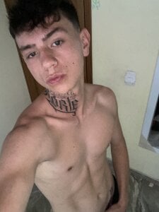 hot_teo_ kullanıcısının Public albümü -  2 fotoğraf