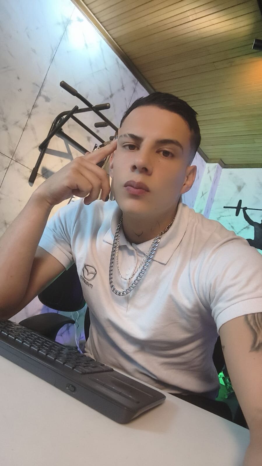 Dustin_Sonne  9003. kiemelt képe