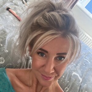 Bratty-Blonde55 Public Pic 4