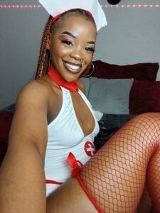 Eve_Scarlet Public Pic 3