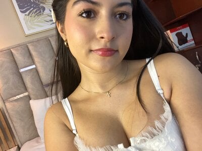 Emelie_Ch1 Small and sweet EMI Immagine 