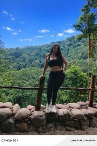 sensual en los senos de Maturealiciaray  2 Imagens