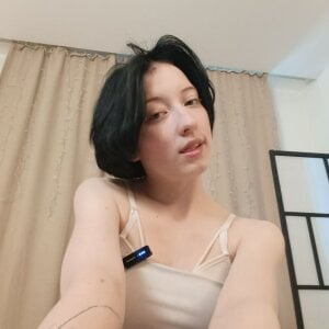 JuanaFriesz Black Hair Pic